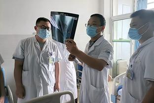 巴萨官方：马科斯-阿隆索手术成功，缺席时间取决于恢复进展
